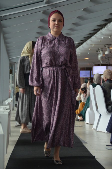 Modest fashion as manifestation of halal lifestyle... But without religious borders  