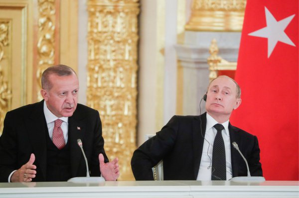 تصدر بوتين وأردوغان التصنيف كسياسيين الأكثر شعبية في الدول العربية