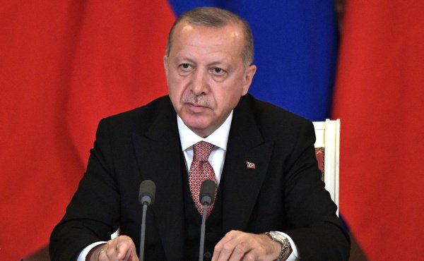 سيلتقي بوتين وأردوغان وروهاني في تركيا
