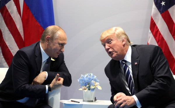 تناقضات واشنطن في العلاقات مع موسكو