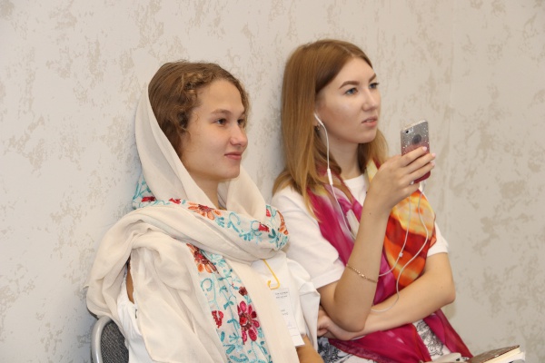 تفاعل وعمل جماعي في اليوم الخامس لطلاب المدرسة الصيفية حوار بولغار للثقافات