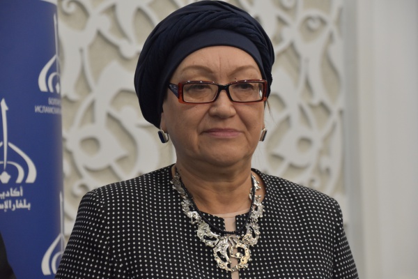 Эльмира Садыкова выступила на пленарном заседании конференции «Ислам и общество: региональный аспект»