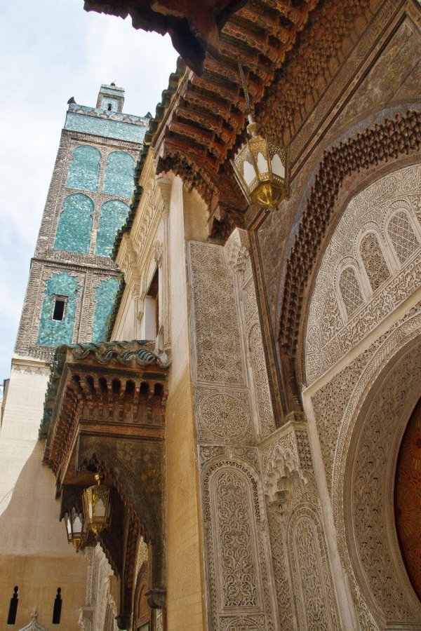 أقدم جامعة في العالم، الخردوات الجلدية و الطريقة التجانية - بماذا تجذبنا مدينة فاس المغربية وماهي معالمها ؟