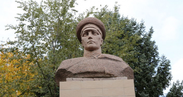 Фарит Мухаметшин принял участие в открытии памятника герою Великой Отечественной  войны