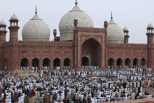 عيد الفطر المبارك 2021: كيف قضى مسلمو العالم شهر رمضان الكريم