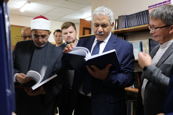 رئيس جامعة الأزهر يأمل أن تُسهم أكاديمية 