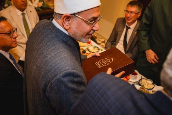 Делегация Университета Аль-Азхар посетила ДУМ РТ Делегация Университета Аль-Азхар посетила ДУМ РТ