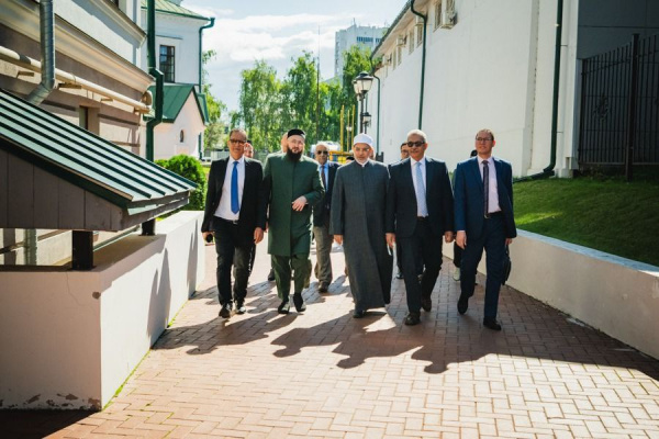 Al-Azhar University Delegation Visits Religious Board of Muslims of Tatarstan