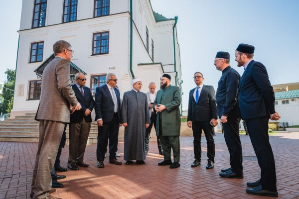 وفد من جامعة الأزهر يزور الإدارة الدينية لمسلمي تتارستان
