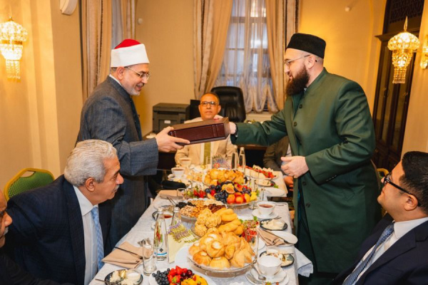 وفد من جامعة الأزهر يزور الإدارة الدينية لمسلمي تتارستان