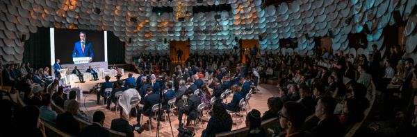 Рустам Минниханов и Валерий Фальков приняли участие в пленарном заседании четвертого Казанского глобального молодежного саммита