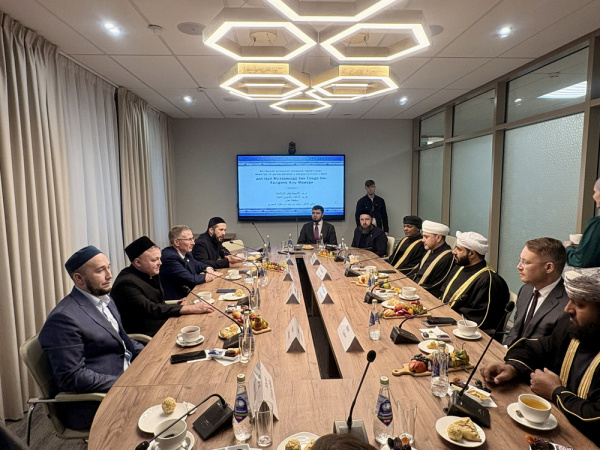 Россию посетил министр вакуфов Омана