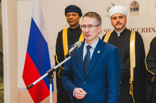   وزير الأوقاف والشؤون الدينية العُماني يزور روسيا