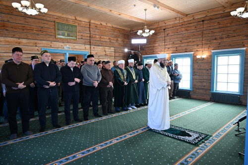 مينيخانوف يستقبل عيد الفطر في مسجد يعود تاريخه إلى أوائل القرن العشرين